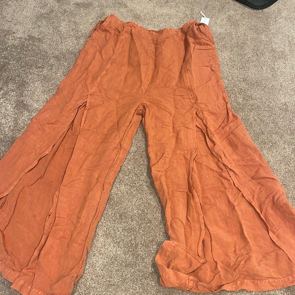 Split bottom pants